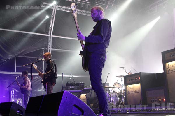 FRANZ FERDINAND - 2009-07-30 - PAREDES DE COURA (Portugal) - Praia do Tabuao - 